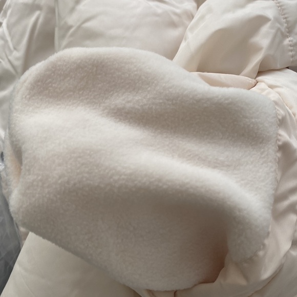 NWT Cream Winter Puffer Jacket - Picture 5 of 5